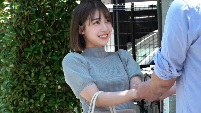 湊波流 | 禁断の主婦と美乳が出会う瞬間 激エロプレイ画像-1